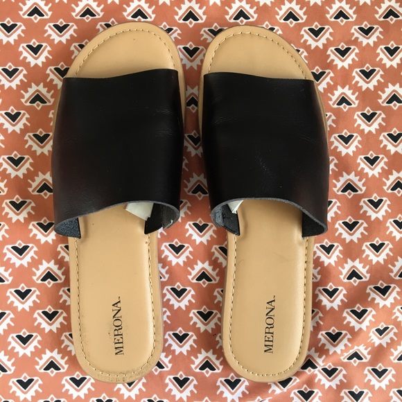Merona Shoes - Minimal black and beige Merona slide sandals